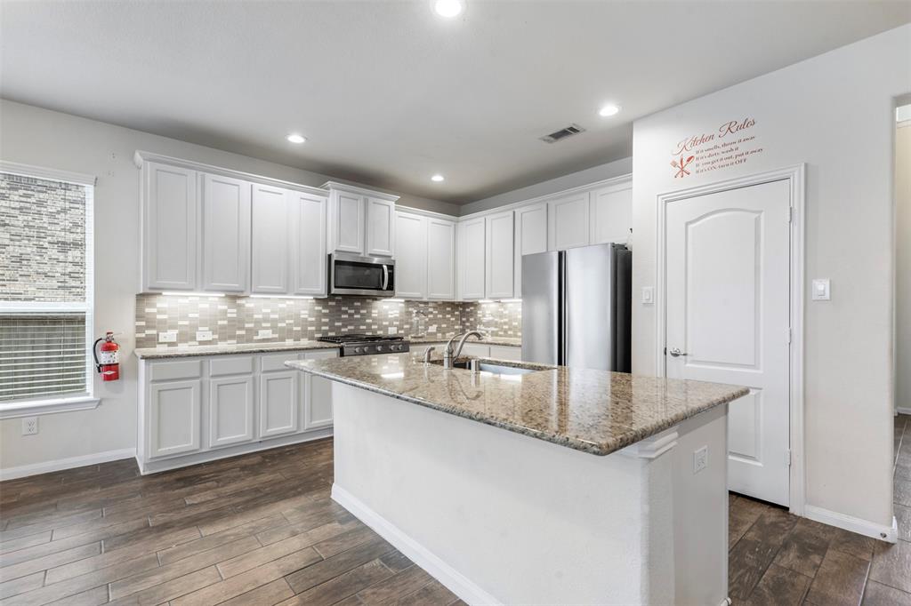 14102 Red River Drive, Baytown, Texas image 10
