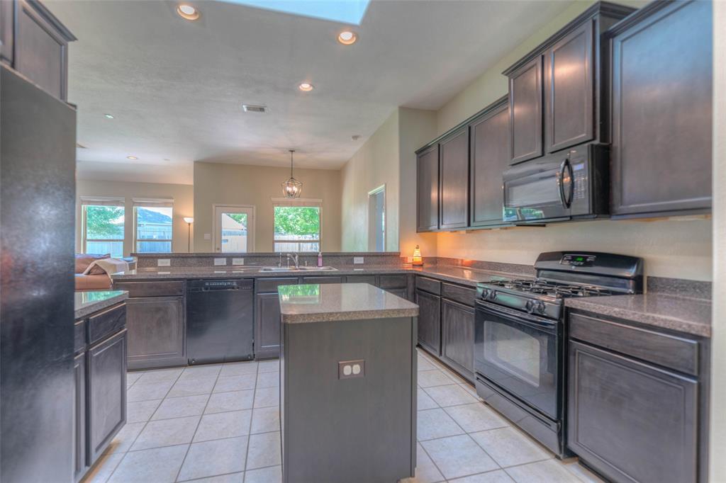 11438 Barbican Court, Conroe, Texas image 13