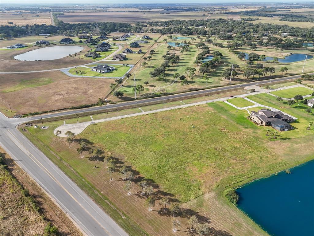 Crystal Lane, El Campo, Texas image 6