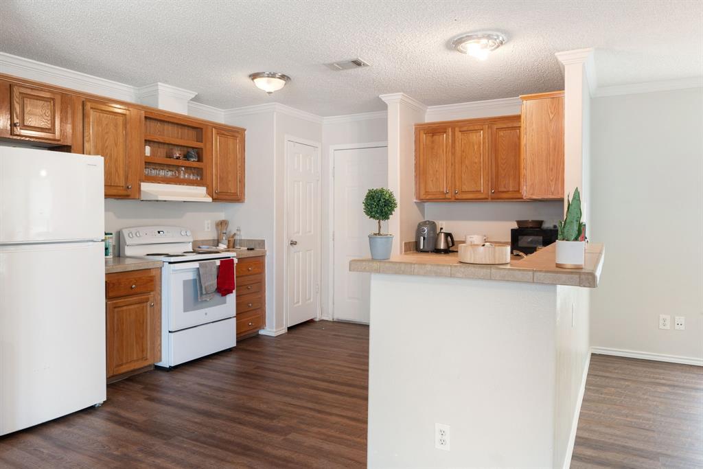 115 Varsity Drive, Huntsville, Texas image 8