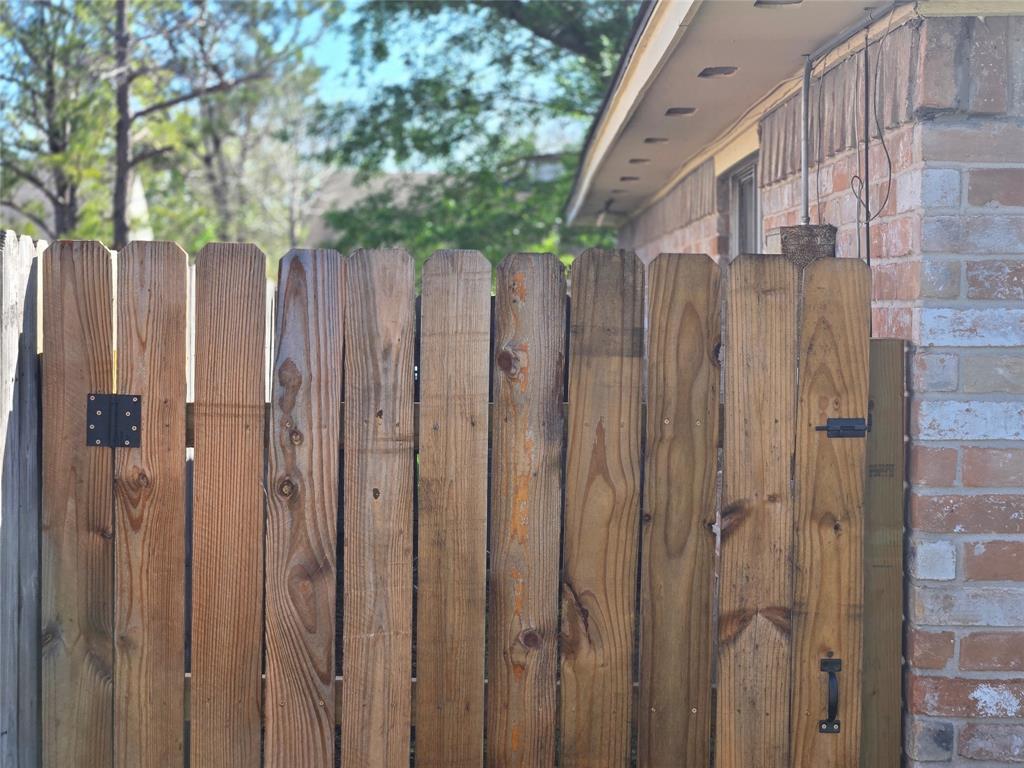 1922 Hammerwood Drive, Missouri City, Texas image 36