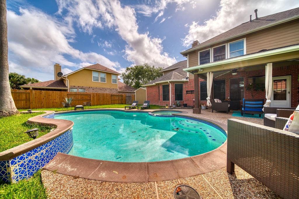 1114 Carriage Court, Seabrook, Texas image 32