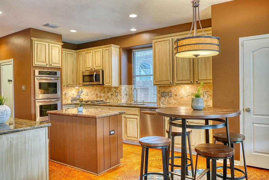 1114 Carriage Court, Seabrook, Texas image 12