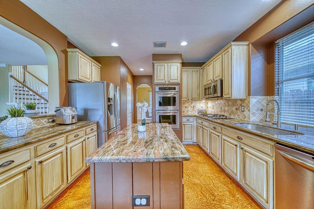 1114 Carriage Court, Seabrook, Texas image 14
