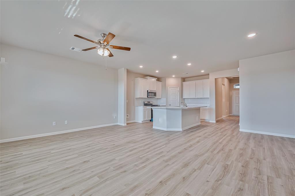 22007 Oia Island Drive, Hockley, Texas image 7