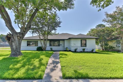 A home in La Porte