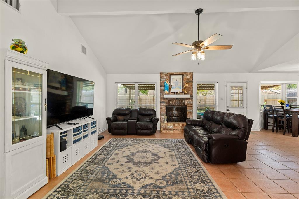 13755 Shirebrook Drive, Sugar Land, Texas image 4