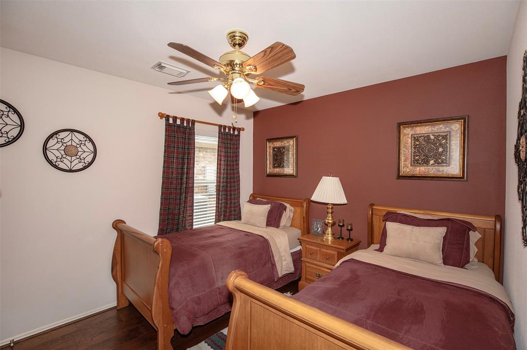 7427 Forestay Lane, Baytown, Texas image 24