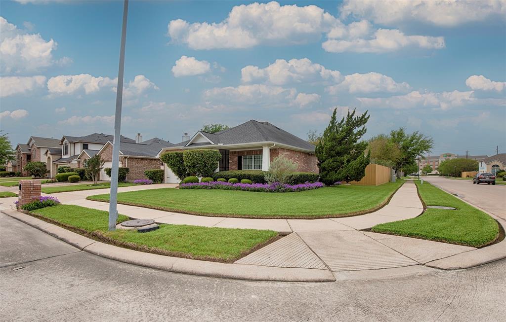 7427 Forestay Lane, Baytown, Texas image 3