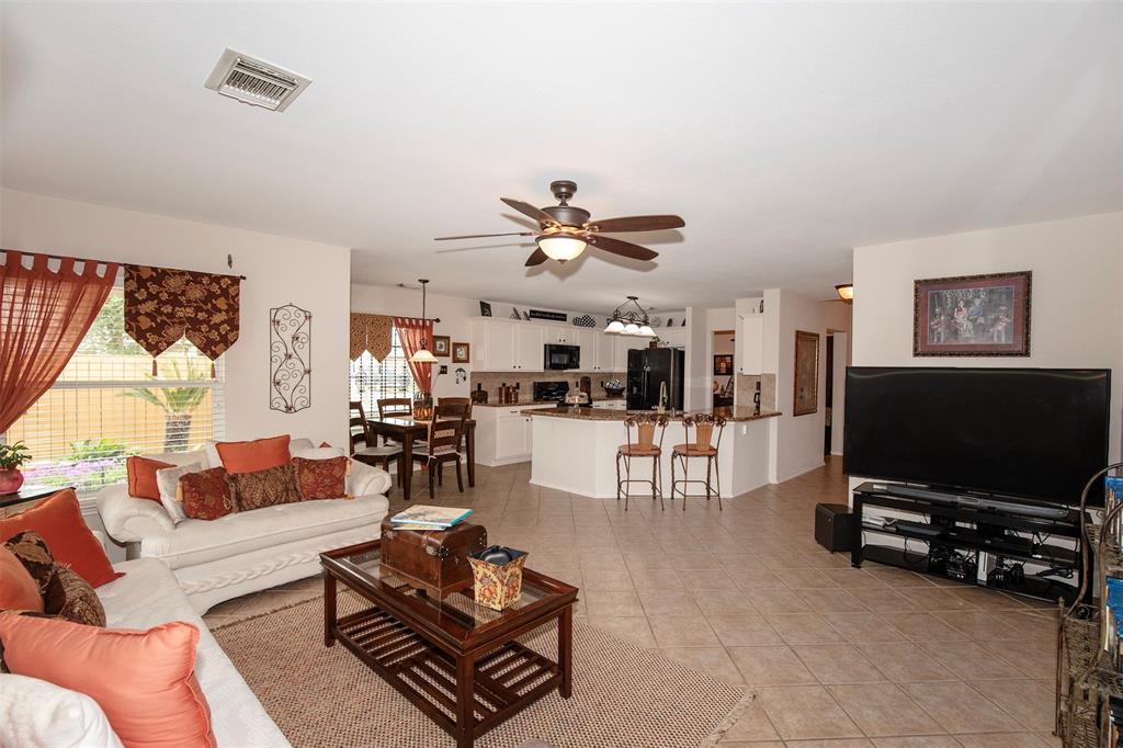 7427 Forestay Lane, Baytown, Texas image 16