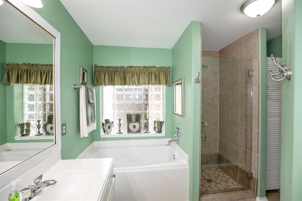 7427 Forestay Lane, Baytown, Texas image 20