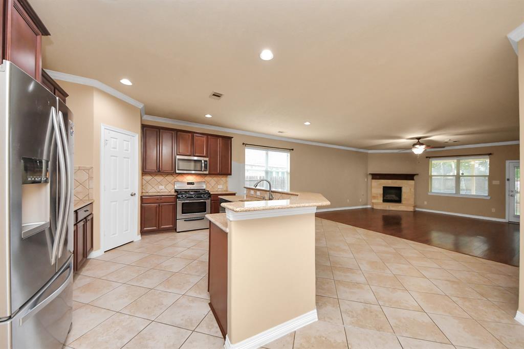 302 Shady Glen Lane, Conroe, Texas image 27