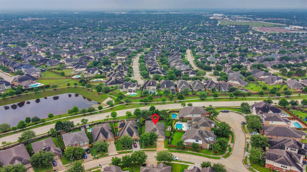 302 Shady Glen Lane, Conroe, Texas image 3