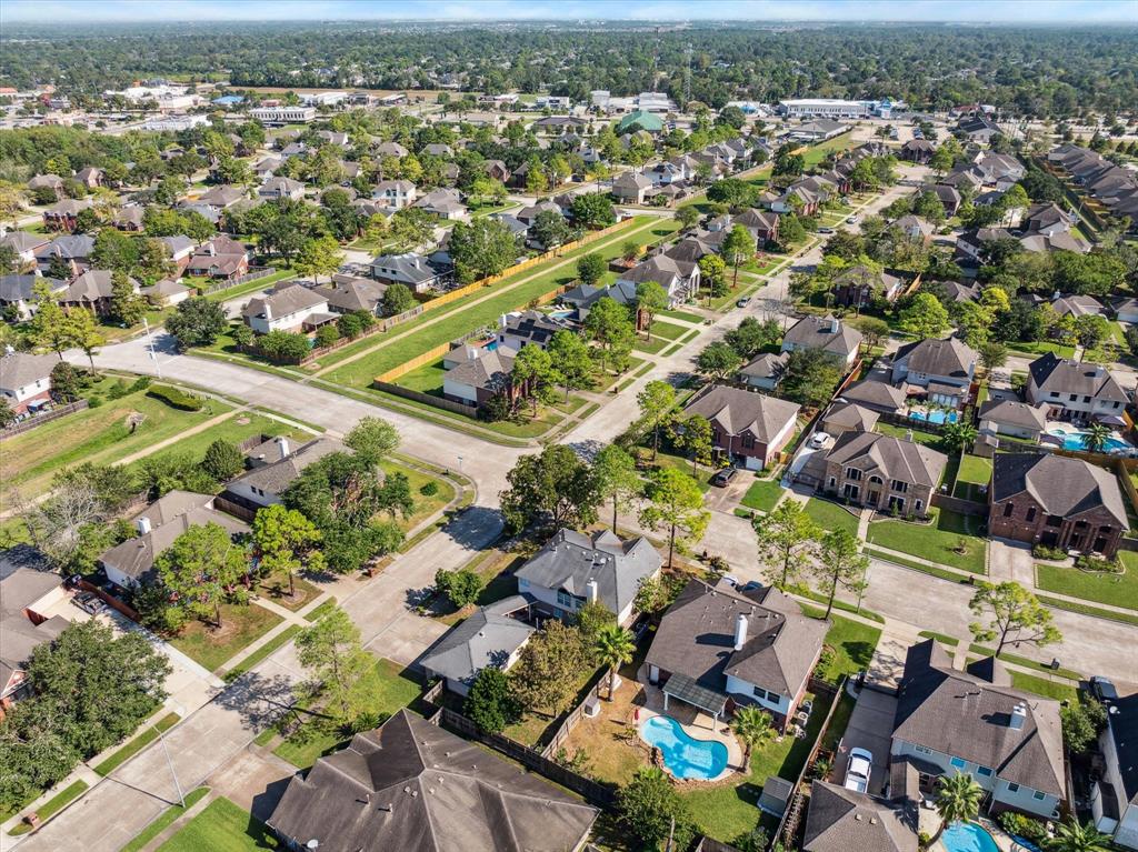 1426 Pine Forest Drive, Pearland, Texas image 4
