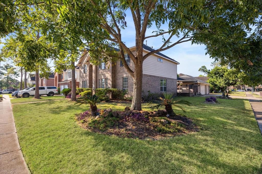 1426 Pine Forest Drive, Pearland, Texas image 3