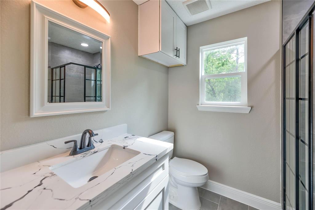 107 Cloverdale, Livingston, Texas image 14