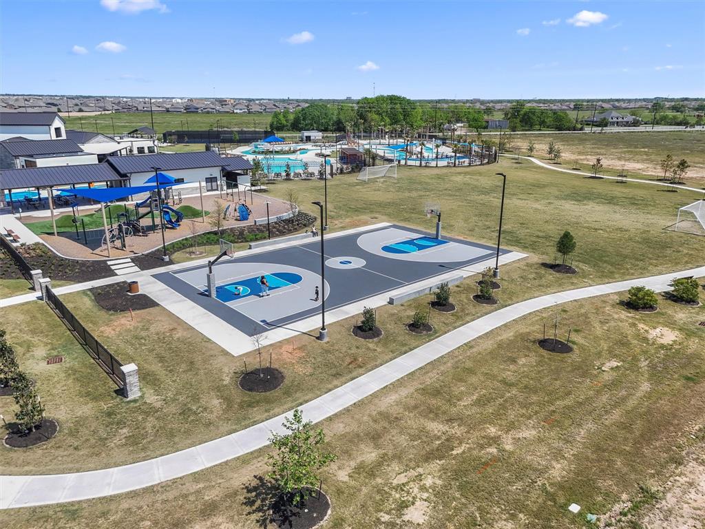 10511 Kings River Drive, Rosharon, Texas image 8