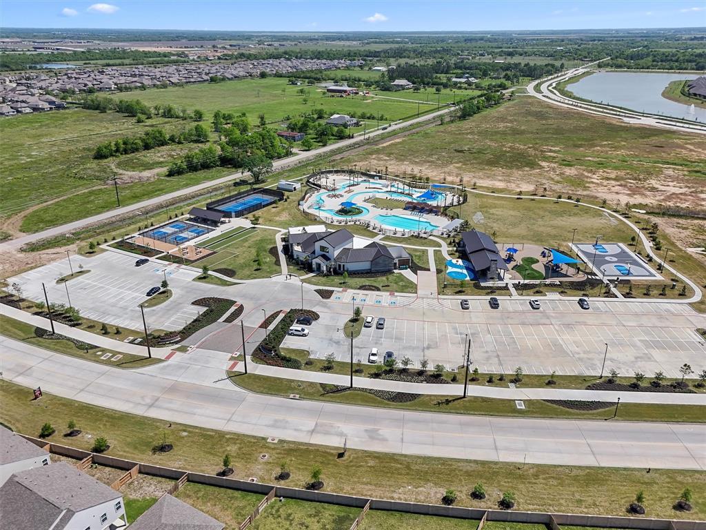 10511 Kings River Drive, Rosharon, Texas image 5
