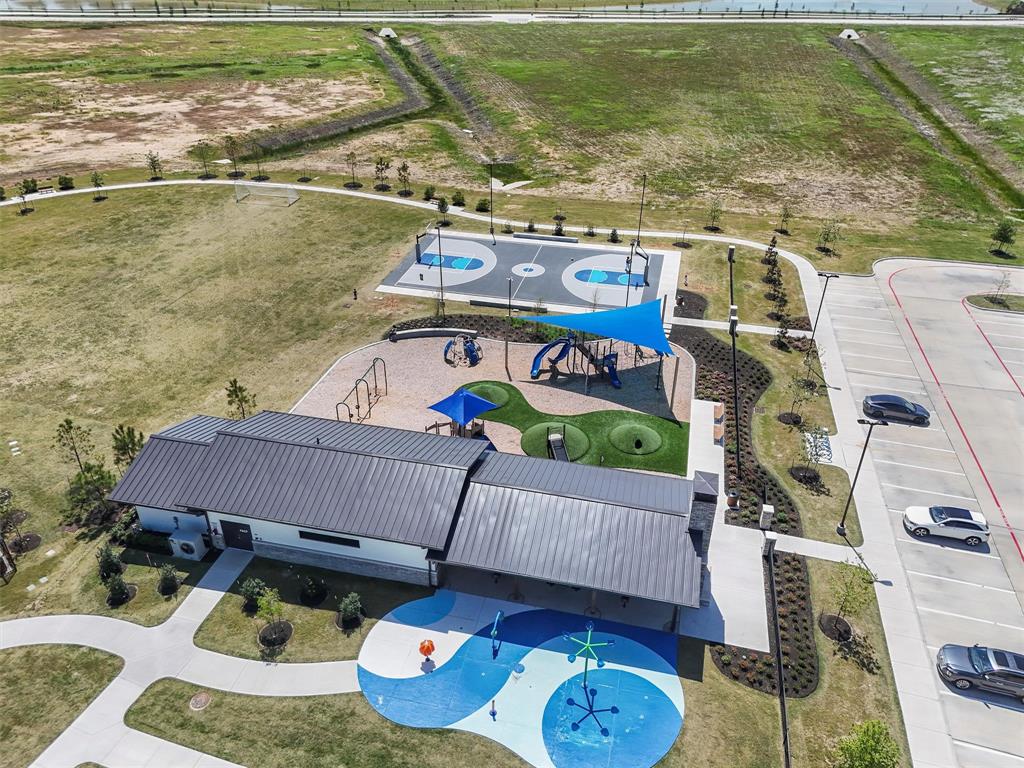 10511 Kings River Drive, Rosharon, Texas image 7