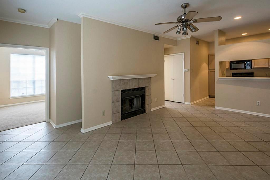 2121 El Paseo Street 1401