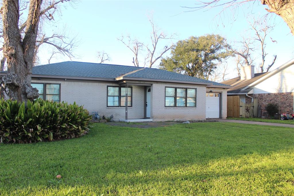 111 Meadowbrook St, Lake Jackson, Texas image 1