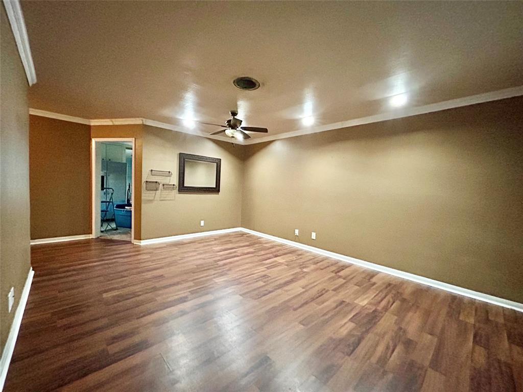 111 Meadowbrook St, Lake Jackson, Texas image 5