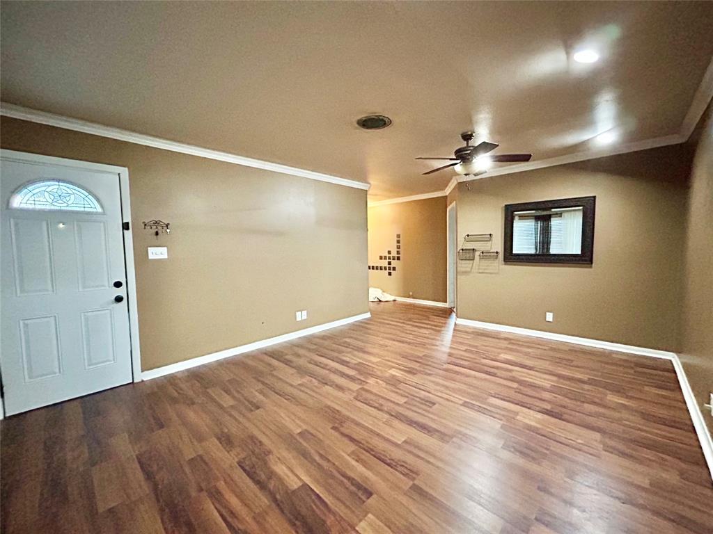 111 Meadowbrook St, Lake Jackson, Texas image 4