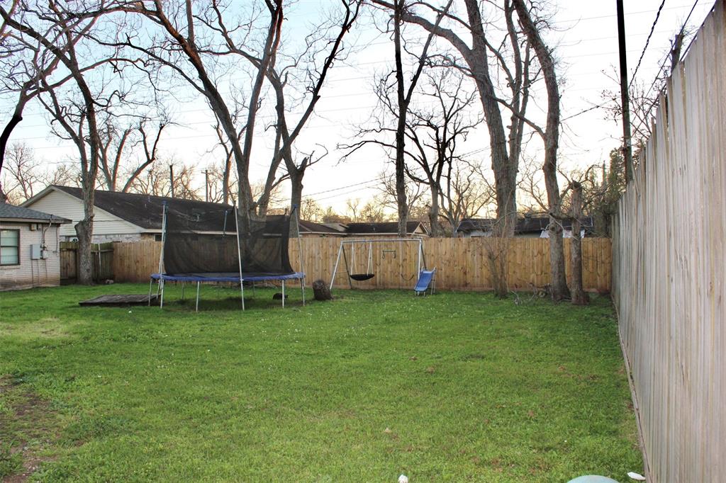 111 Meadowbrook St, Lake Jackson, Texas image 28