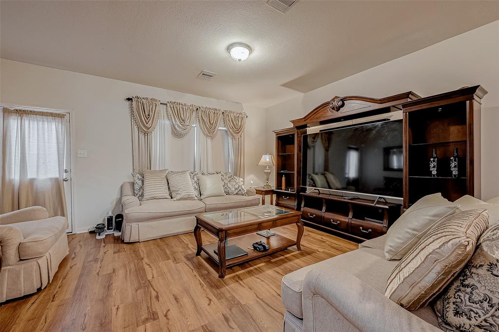 9435 Amethyst Glen Drive, Rosharon, Texas image 13