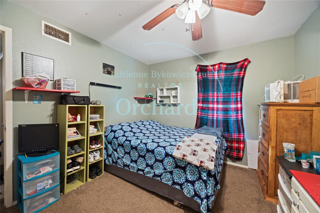 112 N Forest Drive