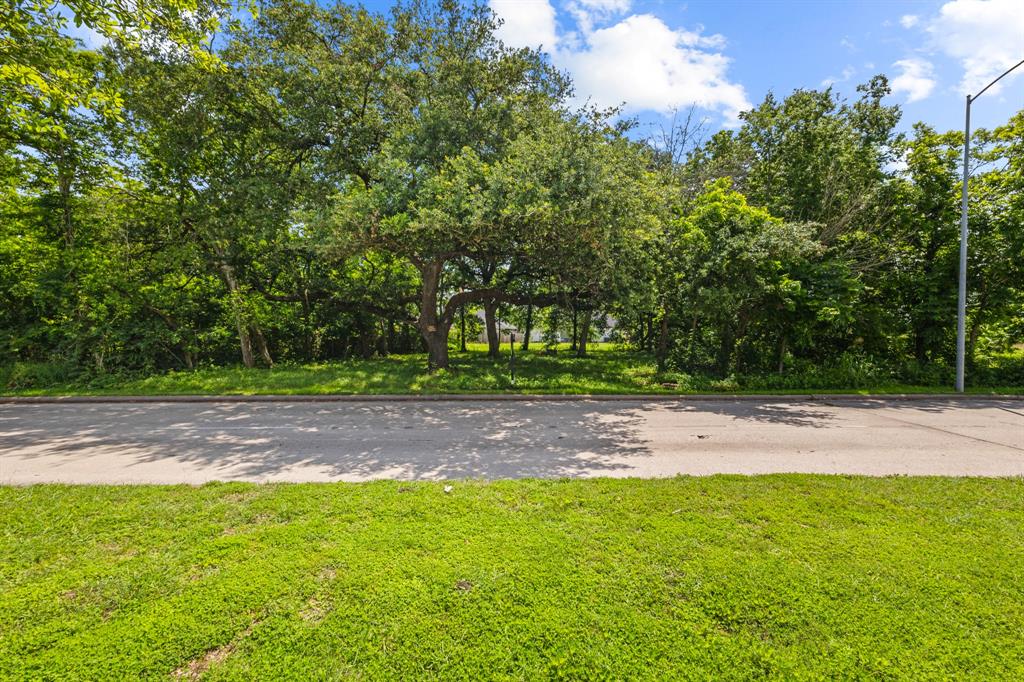 1 Strawberry Road, Pasadena, Texas image 1