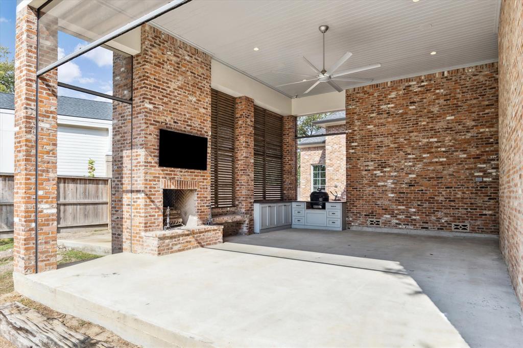 3 Warrenton Drive
