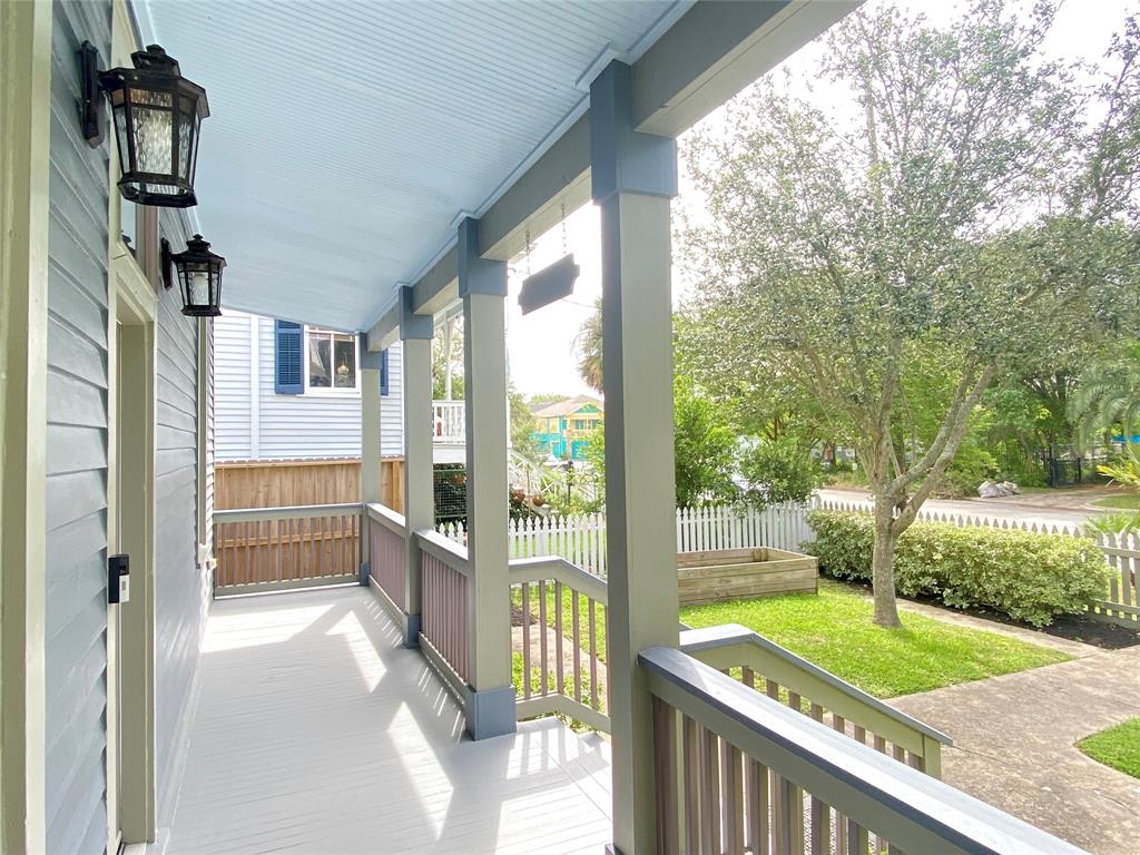 2012 Avenue N 1/2, Galveston, Texas image 4