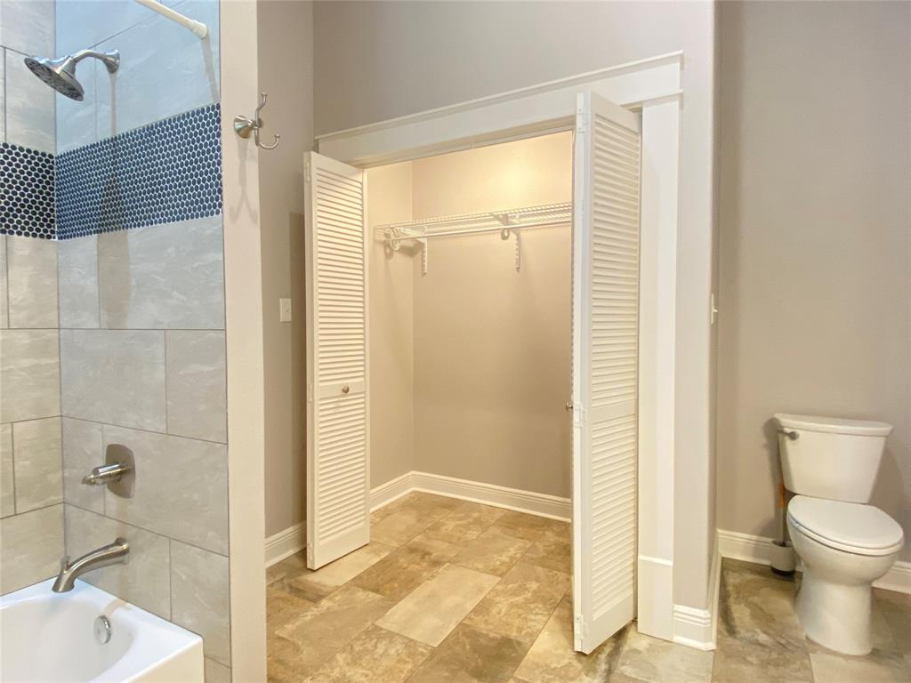 2012 Avenue N 1/2, Galveston, Texas image 22