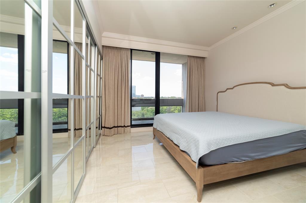 1111 Hermann Drive #8E-2, Houston, Texas image 16