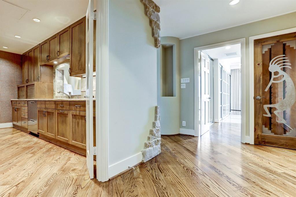 1111 Hermann Drive #8E-2, Houston, Texas image 4