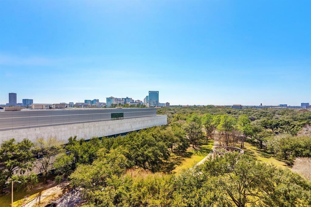 1111 Hermann Drive #8E-2, Houston, Texas image 21