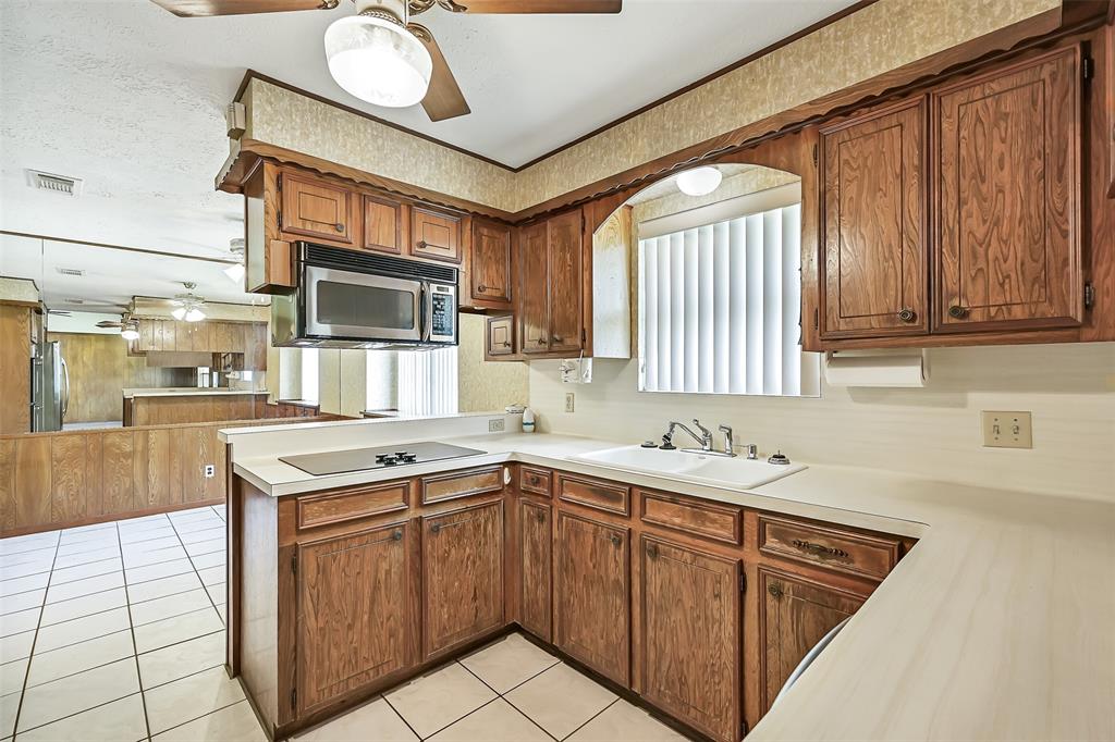 905 N Amy Drive, Deer Park, Texas image 7