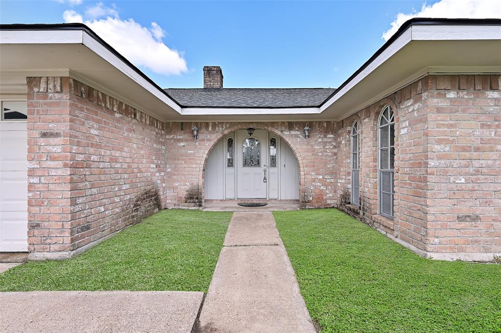 905 N Amy Drive, Deer Park, Texas image 2