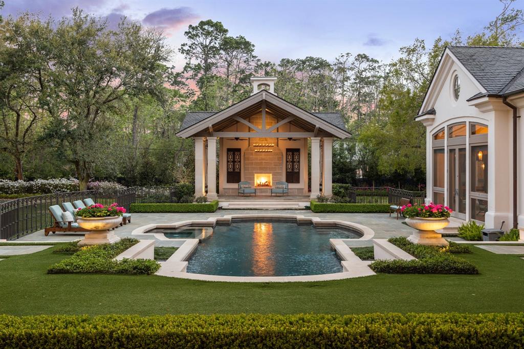 325 W Friar Tuck Lane, Houston, Texas image 7