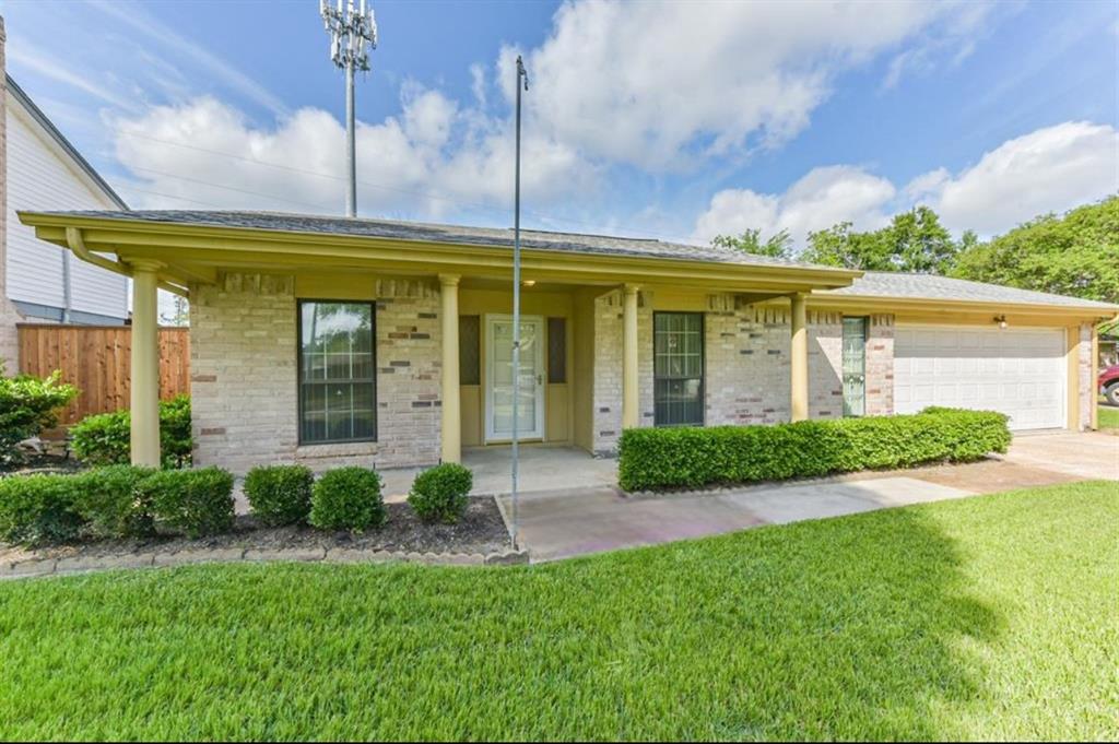 17707 Smooth Rock Falls Drive, Spring, Texas image 1