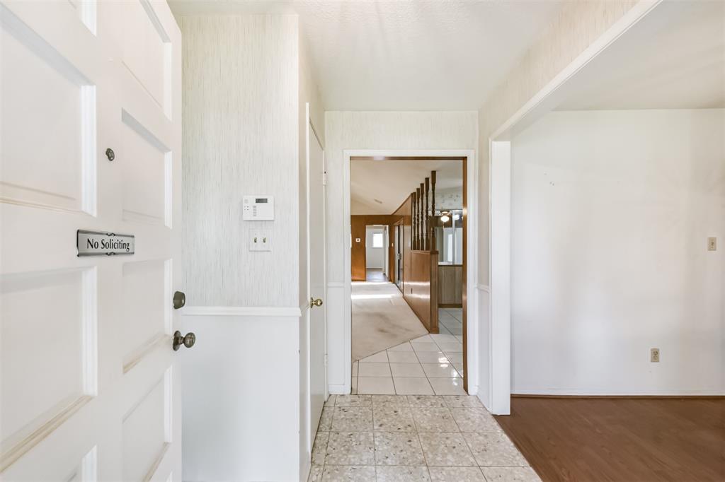 17707 Smooth Rock Falls Drive, Spring, Texas image 3