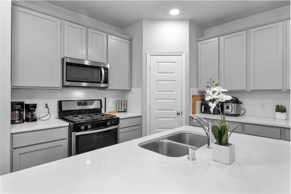 107 Wedgewood Trace Lane, La Porte, Texas image 11
