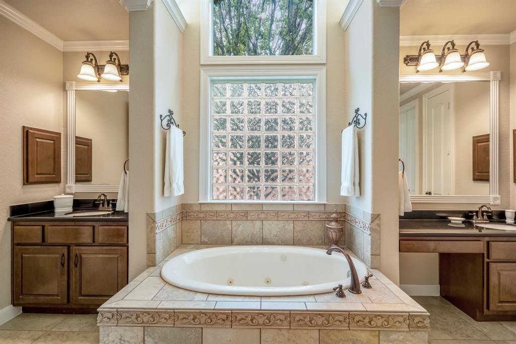 102 Manor Lake Estates Drive, Spring, Texas image 24