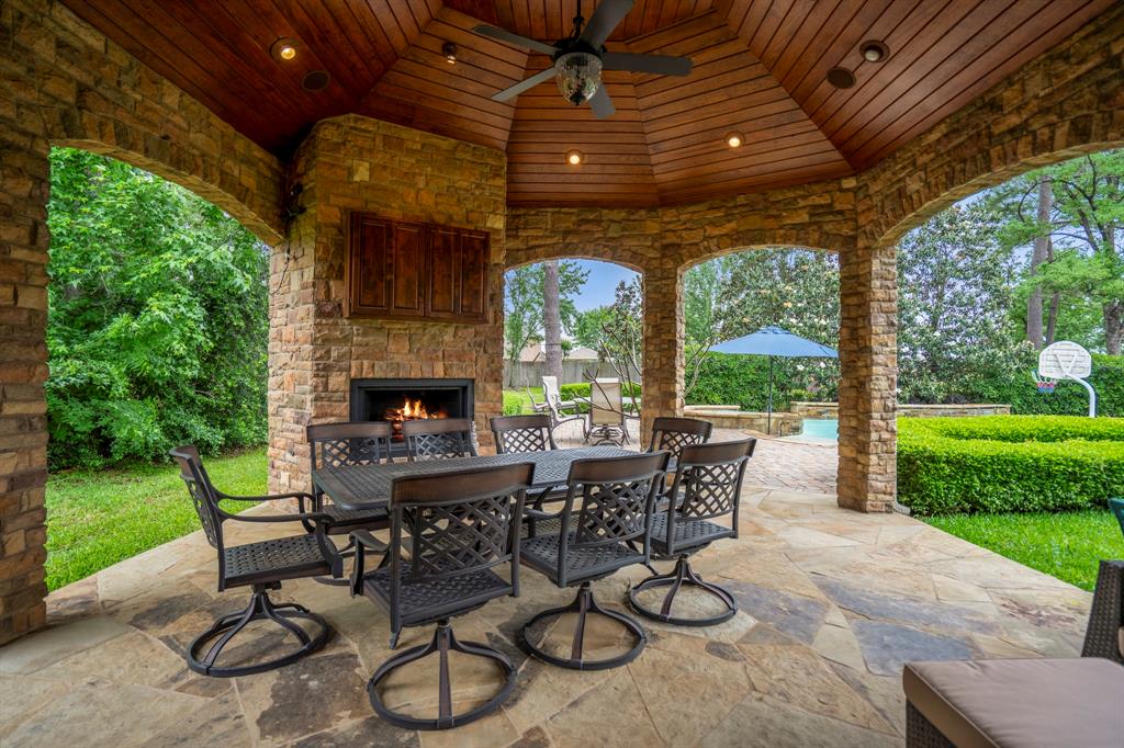 102 Manor Lake Estates Drive, Spring, Texas image 36