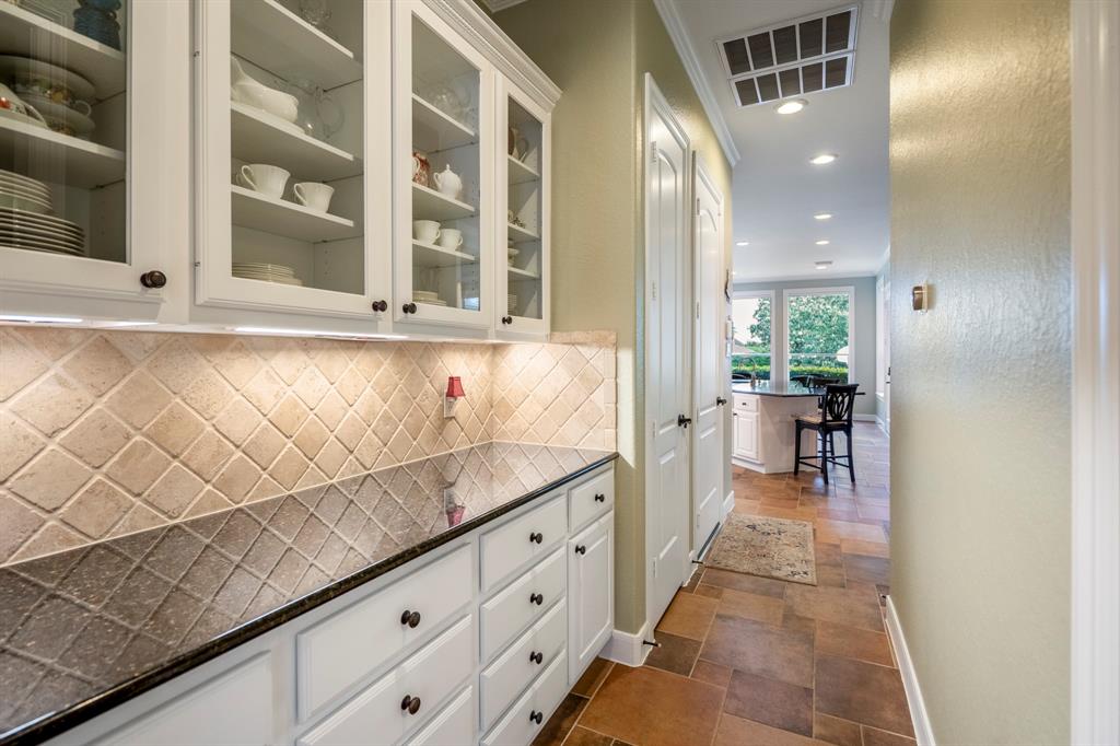 102 Manor Lake Estates Drive, Spring, Texas image 18