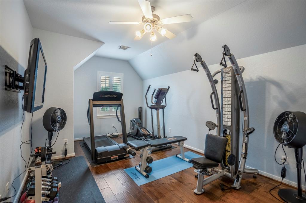 102 Manor Lake Estates Drive, Spring, Texas image 32