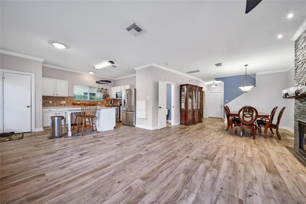 26897 Kings Park Hollow Drive, Kingwood, Texas image 8