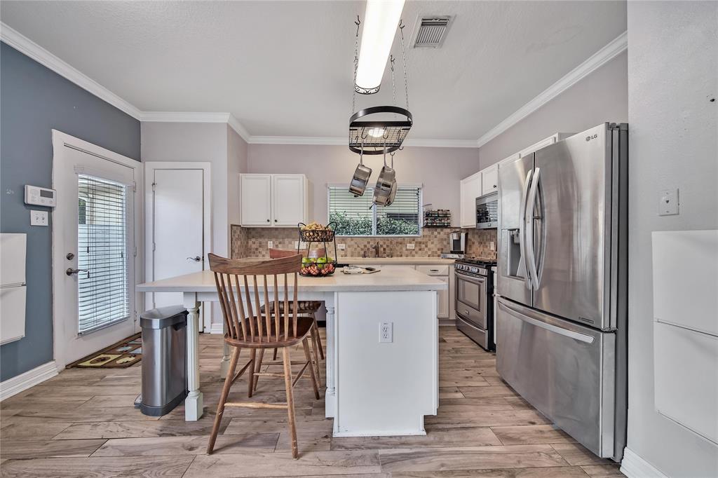 26897 Kings Park Hollow Drive, Kingwood, Texas image 9
