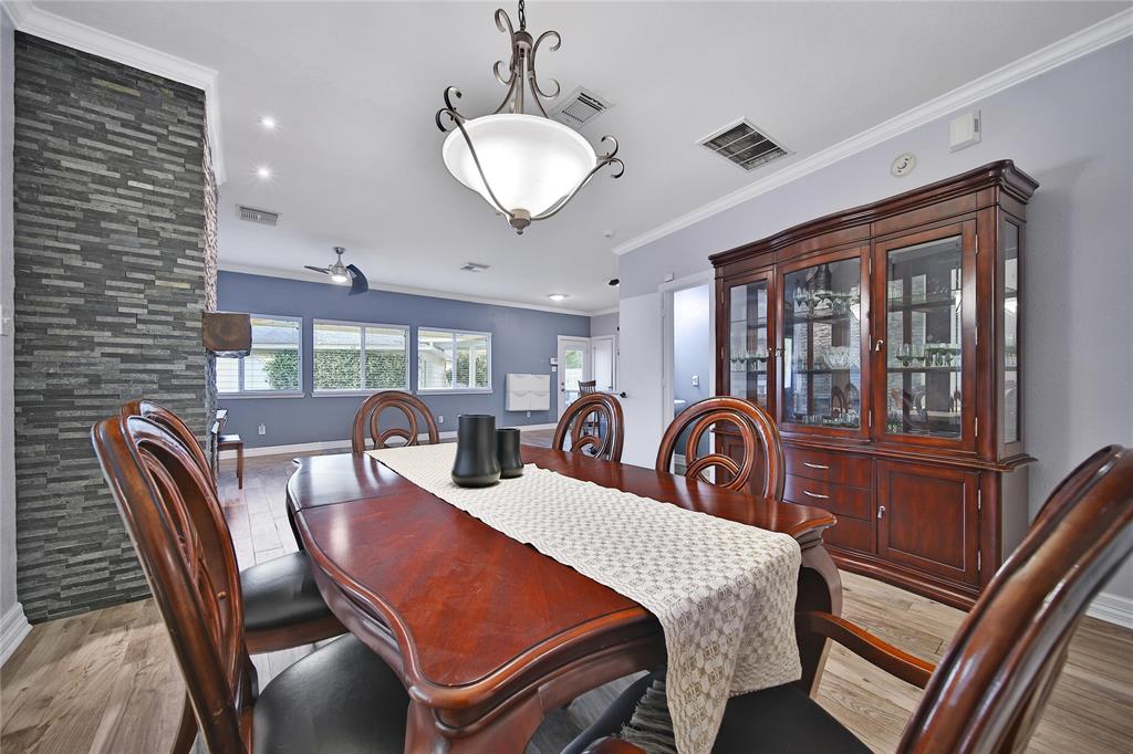 26897 Kings Park Hollow Drive, Kingwood, Texas image 7